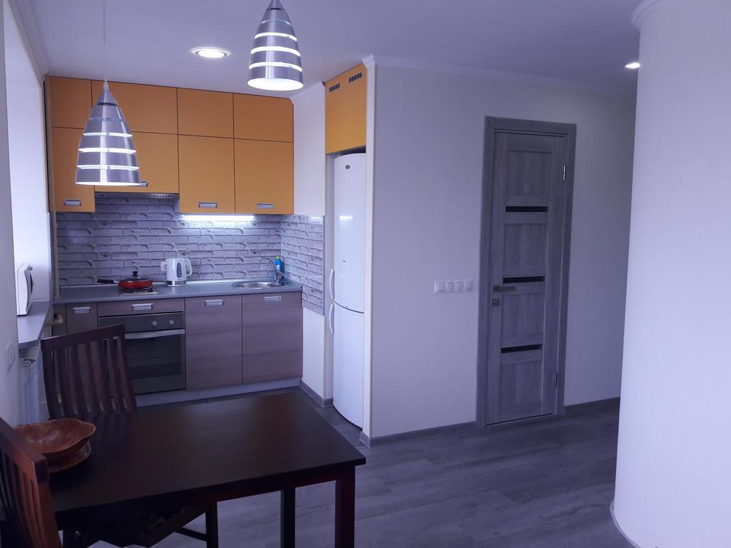 Apartmens Near Metalist Apartment Kharkiv Bagian luar foto